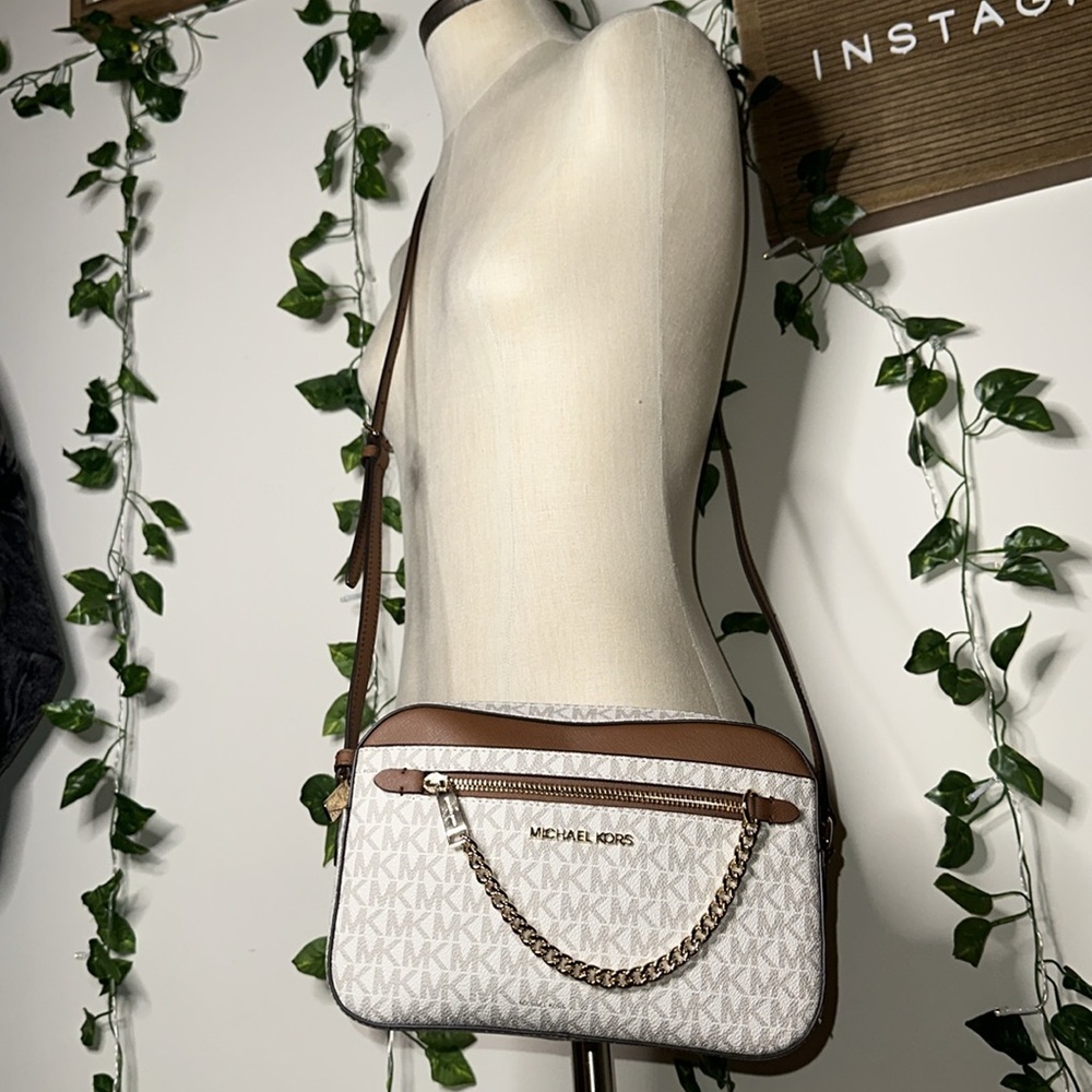 Michael Kors Jet Set Logo Crossbody Bag Vanilla NWOT - Picture 1 of 16